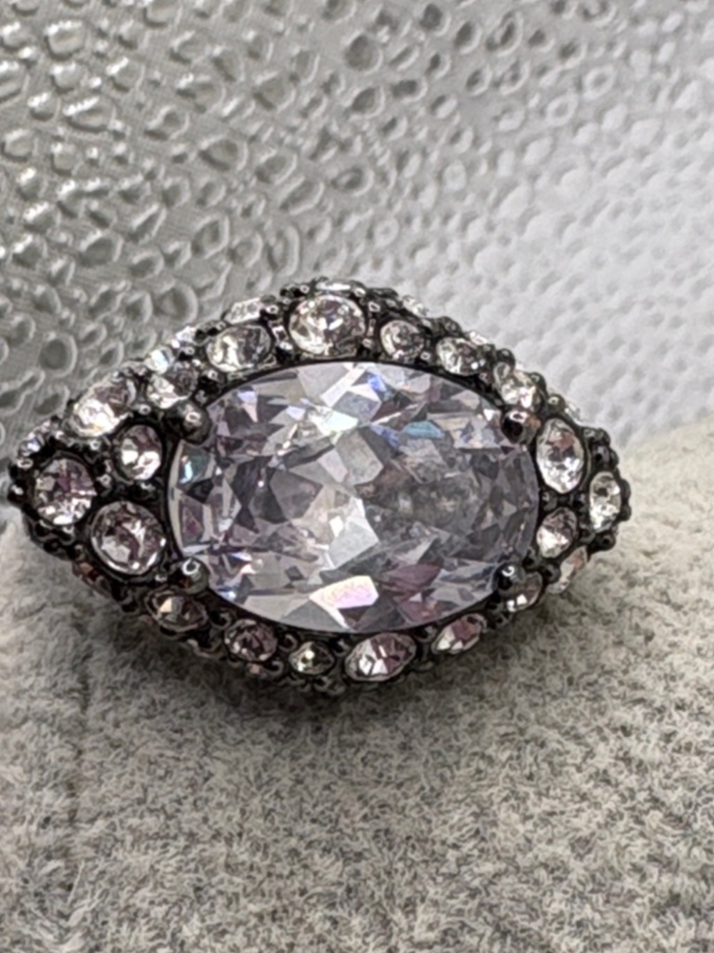 Givenchy Crystal Cocktail Ring Size 6.75 Gunmetal Diamond Shaped Oblong - Picture 8 of 8